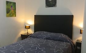 Departamento En Plaza Colon, 200 Mts De La Playa